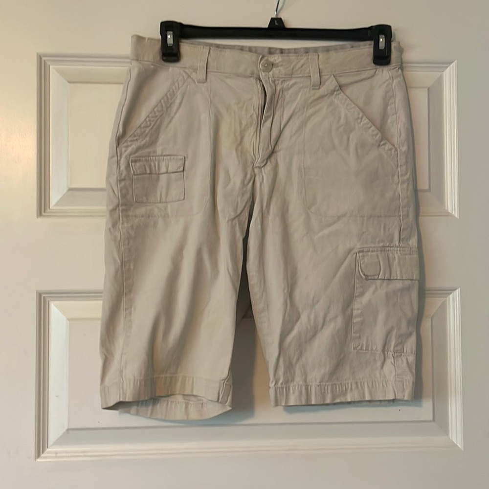 Stretch cotton shorts that go with everything